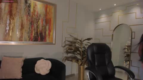 Snapshot of lizzhamilton_ chatting on February 28, 2026, 5:03 pm Lizzi online show from February 28, 2026, 5:03 pm