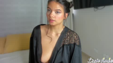 lizzieamber online show from January 14, 2025, 11:31 am