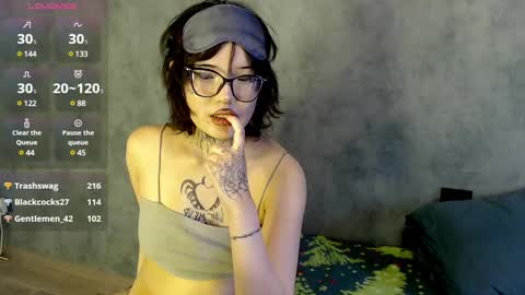 LizzieLight online show from December 16, 2024, 8:52 am