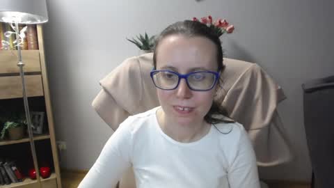 Snapshot of lizzy_sparkle chatting on April 29, 2026, 4:49 am Lizzy online show from April 29, 2026, 4:49 am