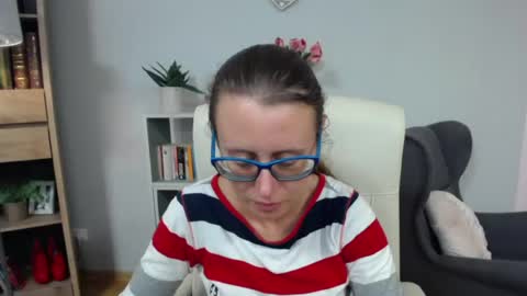 Snapshot of lizzy_sparkle chatting on July 6, 2026, 4:31 am Lizzy online show from July 6, 2026, 4:31 am