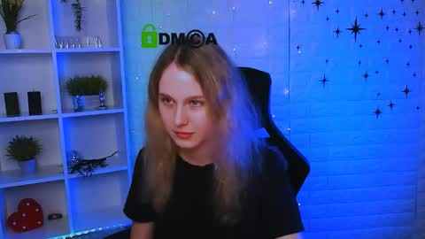 lizzy_sweety_purrr online show from June 8, 2026, 11:21 am