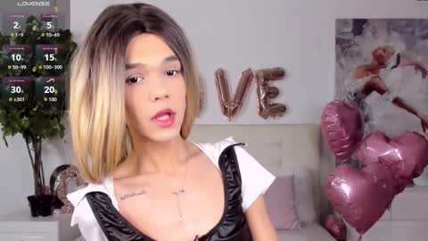 lizzydelrey online show from February 18, 2026, 8:27 pm