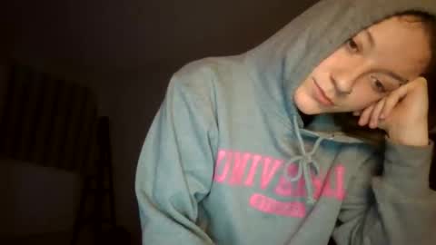 Snapshot of lizzyvonn chatting on March 29, 2026, 12:16 pm Lizzie Vonn online show from March 29, 2026, 12:16 pm