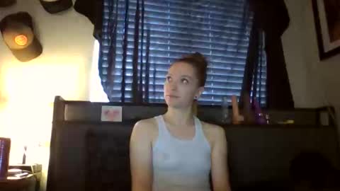 Snapshot of lizzyvonn chatting on April 9, 2026, 7:41 pm Lizzie Vonn online show from April 9, 2026, 7:41 pm