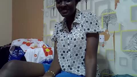 valentine online show from November 3, 2025, 8:04 am