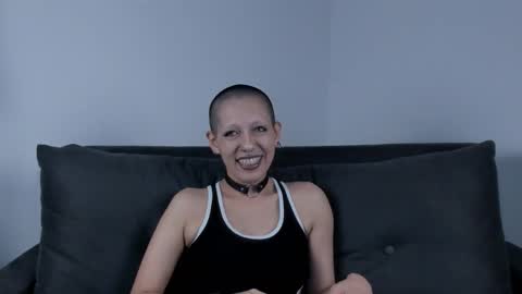 Snapshot of lnxmst chatting on November 8, 2025, 11:03 pm Lynx Mist online show from November 8, 2025, 11:03 pm