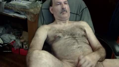 loades182025 online show from September 19, 2025, 4:47 am