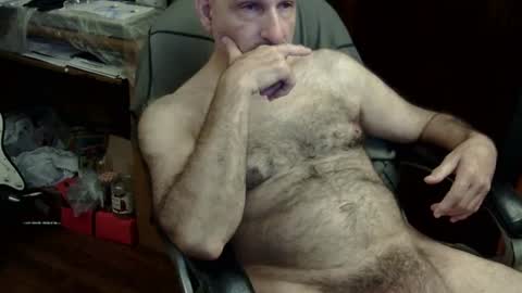 loades182025 online show from September 27, 2025, 5:23 am