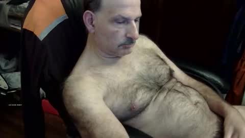 loades182025 online show from October 22, 2025, 2:12 am