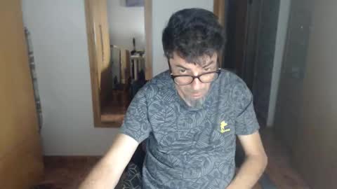 lobosolitario73 online show from September 29, 2025, 2:27 am