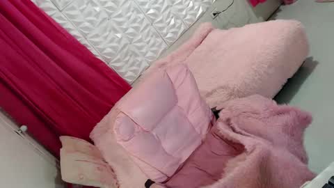 Thea online show from February 10, 2025, 11:23 pm