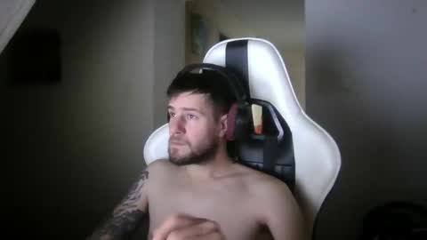 lobo online show from November 21, 2025, 1:54 pm