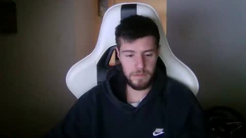 lobo online show from December 1, 2025, 12:54 pm