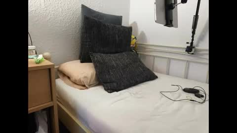 loenne3 online show from November 21, 2025, 11:03 pm