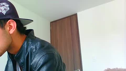 logaan_grey online show from January 2, 2025, 4:35 pm