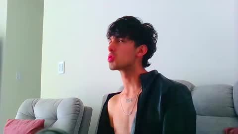 logaan_grey online show from January 5, 2025, 4:06 pm