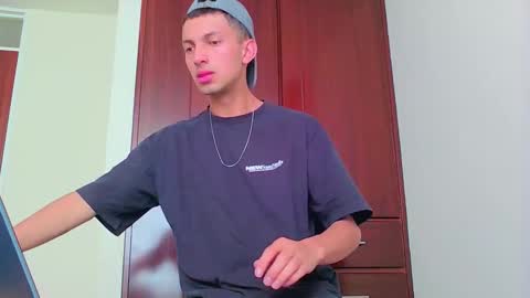 logaan_grey online show from November 3, 2025, 4:41 pm