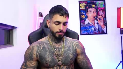 logan_hugh8 online show from November 24, 2025, 3:17 am