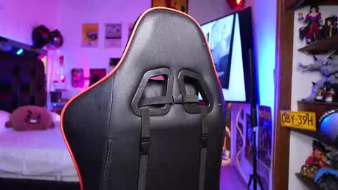 logan_hugh8 online show from March 9, 2026, 4:38 am