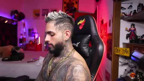 logan_hugh8 online show from April 7, 2026, 7:09 am