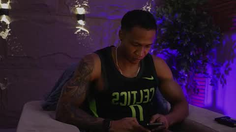 logan_varela online show from December 3, 2025, 12:58 pm