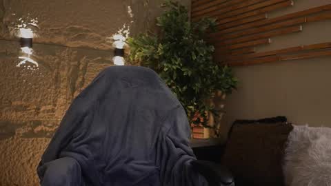 logan_varela online show from January 8, 2026, 10:50 am