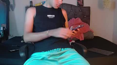 Snapshot of logan_willyams_ chatting on October 19, 2025, 8:20 pm logan_willyams_ online show from October 19, 2025, 8:20 pm