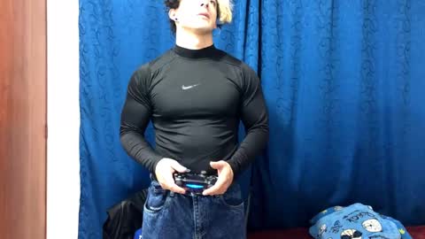 Snapshot of logan_x3 chatting on January 14, 2025, 4:25 am Logan online show from January 14, 2025, 4:25 am