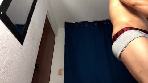 Snapshot of logan_x3 chatting on February 19, 2025, 7:50 am Logan online show from February 19, 2025, 7:50 am