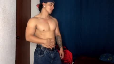 Snapshot of logan_x3 chatting on February 20, 2025, 5:12 am Logan online show from February 20, 2025, 5:12 am