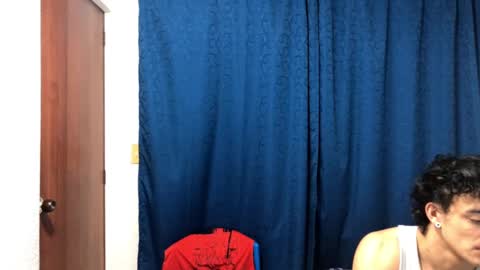 Snapshot of logan_x3 chatting on February 26, 2025, 4:03 am Logan online show from February 26, 2025, 4:03 am