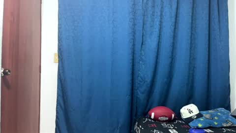 Snapshot of logan_x3 chatting on September 10, 2025, 4:23 am Logan online show from September 10, 2025, 4:23 am