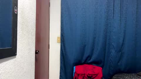 Snapshot of logan_x3 chatting on December 17, 2025, 2:28 am Logan online show from December 17, 2025, 2:28 am