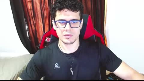 Snapshot of loganandrwz chatting on February 2, 2026, 7:23 pm Loganandrwz online show from February 2, 2026, 7:23 pm