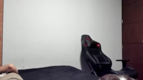 Snapshot of logannick chatting on November 10, 2025, 8:57 am Logan online show from November 10, 2025, 8:57 am