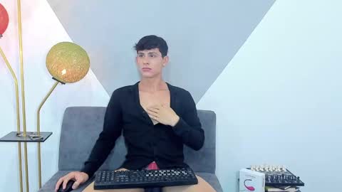 loganoficialx online show from December 6, 2024, 8:05 am