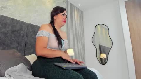 Lola Sweet online show from September 24, 2025, 10:29 am