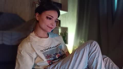 lola online show from February 4, 2026, 9:59 am