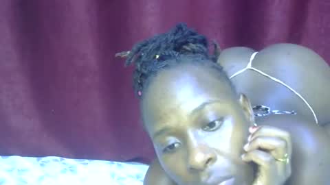 lola_beib online show from April 16, 2026, 9:39 pm