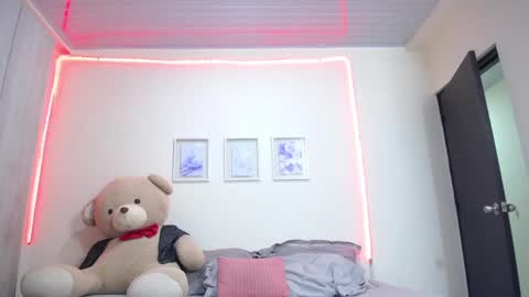 Lola Calypso online show from April 6, 2026, 4:46 am