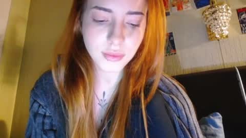 Snapshot of lola_dinky chatting on February 24, 2025, 10:58 pm Lola online show from February 24, 2025, 10:58 pm