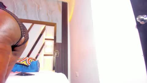 Lola online show from November 1, 2025, 11:34 am