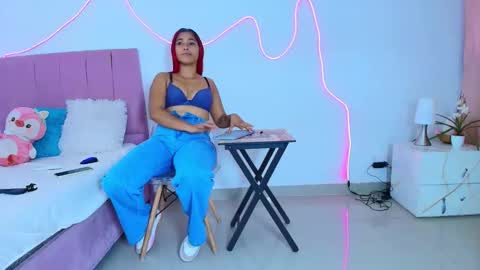 lola_lustrum online show from May 16, 2026, 2:16 pm