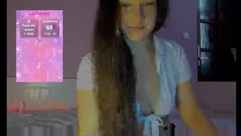 Lola online show from December 22, 2025, 11:40 am