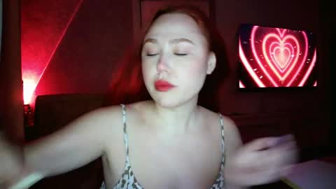LolaaMint  online show from May 10, 2026, 3:06 pm