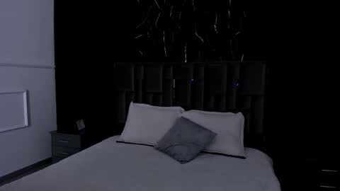 Lola Angel online show from February 2, 2026, 7:56 pm