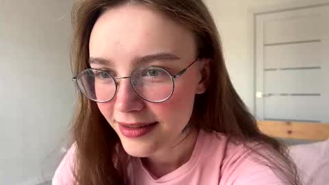 lolaatate online show from March 23, 2026, 5:11 am