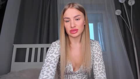 Snapshot of lolabani675452 chatting on December 16, 2025, 7:46 am lolabani675452 online show from December 16, 2025, 7:46 am