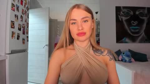 Snapshot of lolabani675452 chatting on December 20, 2025, 10:22 am lolabani675452 online show from December 20, 2025, 10:22 am